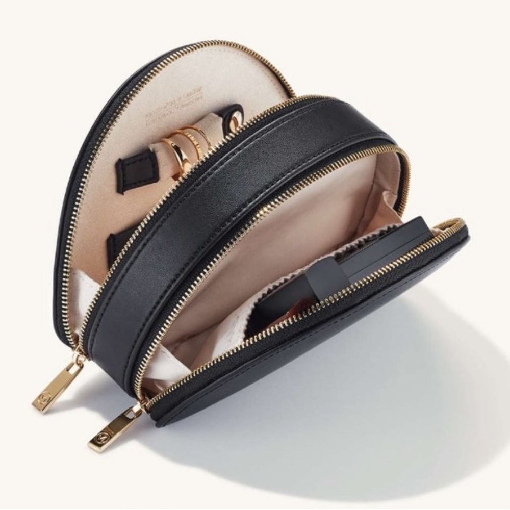 Mejuri Half Moon Multi Case Black - Picture 3 of 10